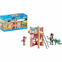 My Life: Carpenter on tour Tiny House 