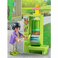 City Life: Lunch Kiosk