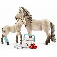 Horse Club - Hannah's First-Aid Kit.