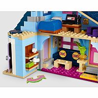 Friends: Olly and Paisley's Family Houses